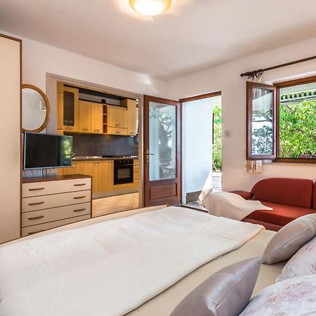 Apartmani Lovrenco Krvavica Buitenkant foto