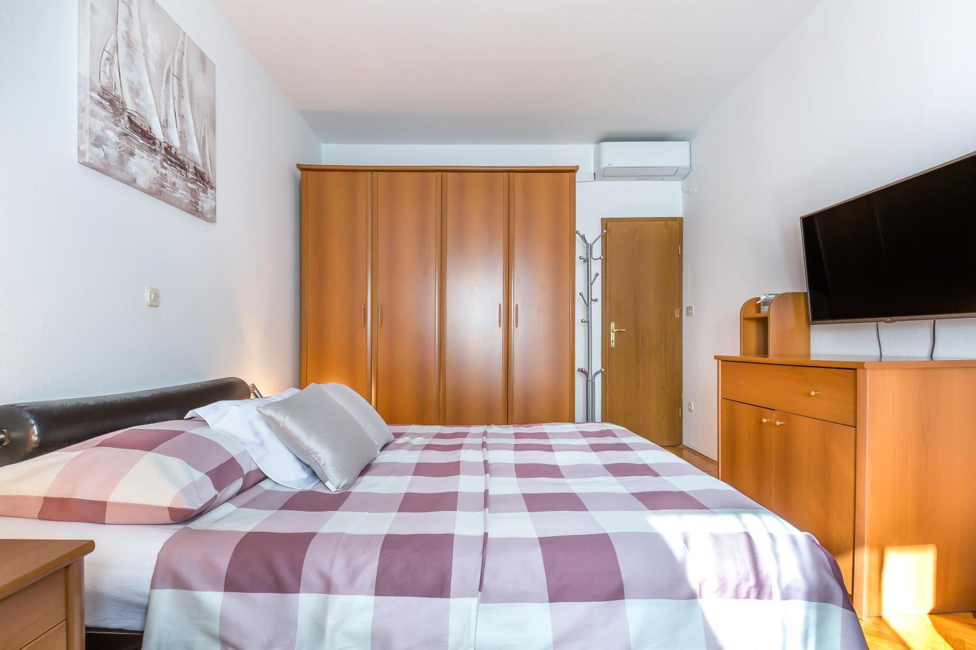 Apartmani Lovrenco Krvavica Buitenkant foto