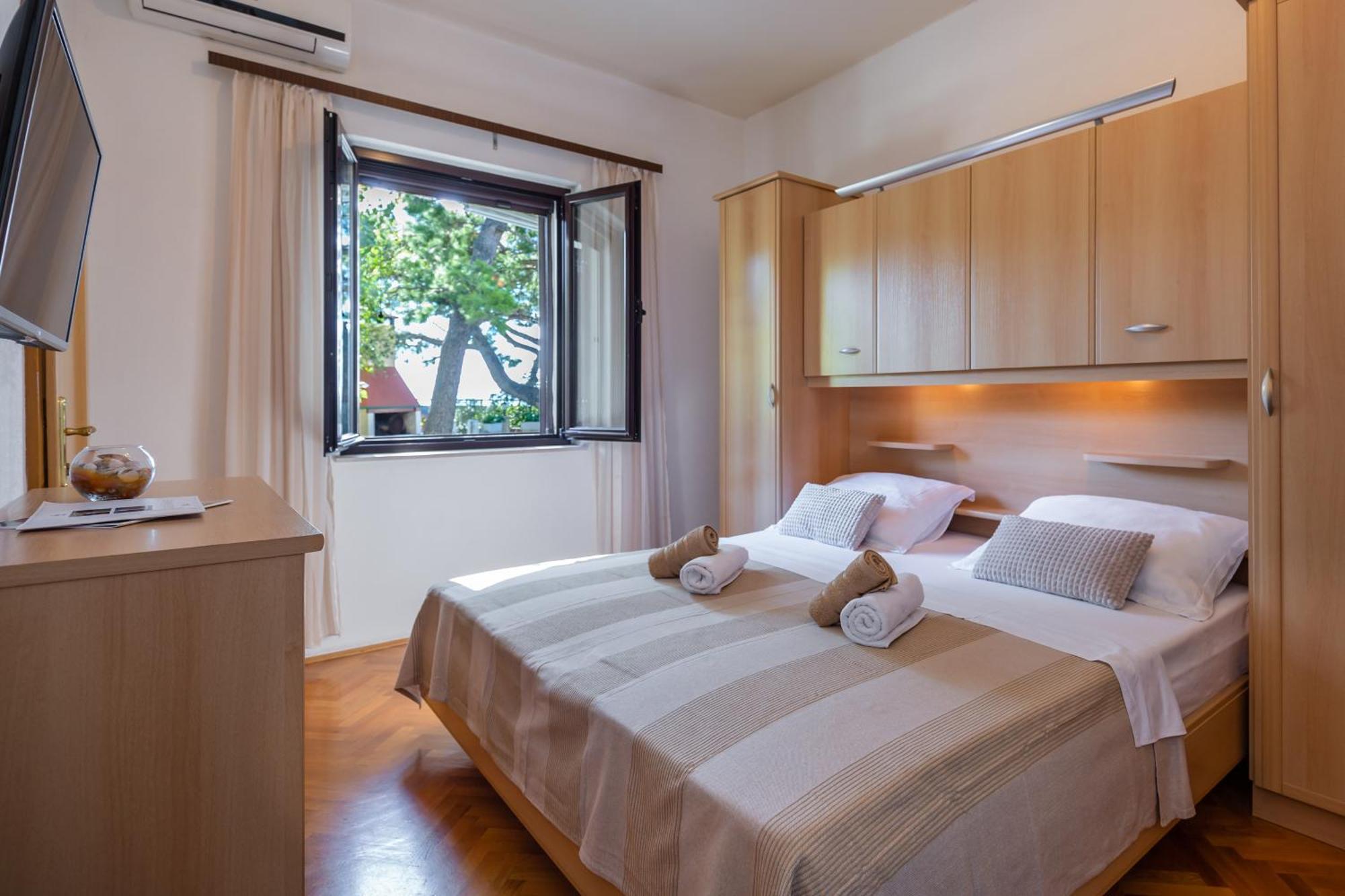 Apartmani Lovrenco Krvavica Buitenkant foto