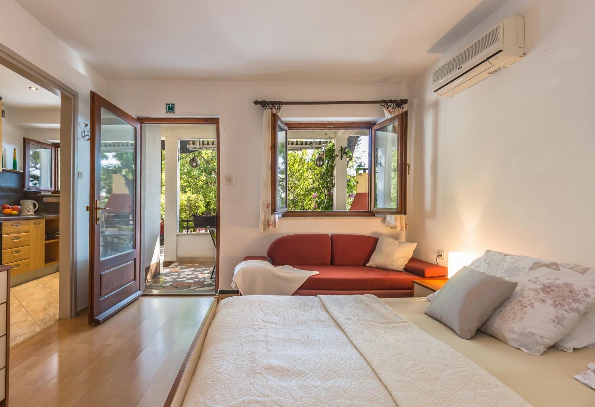 Apartmani Lovrenco Krvavica Buitenkant foto